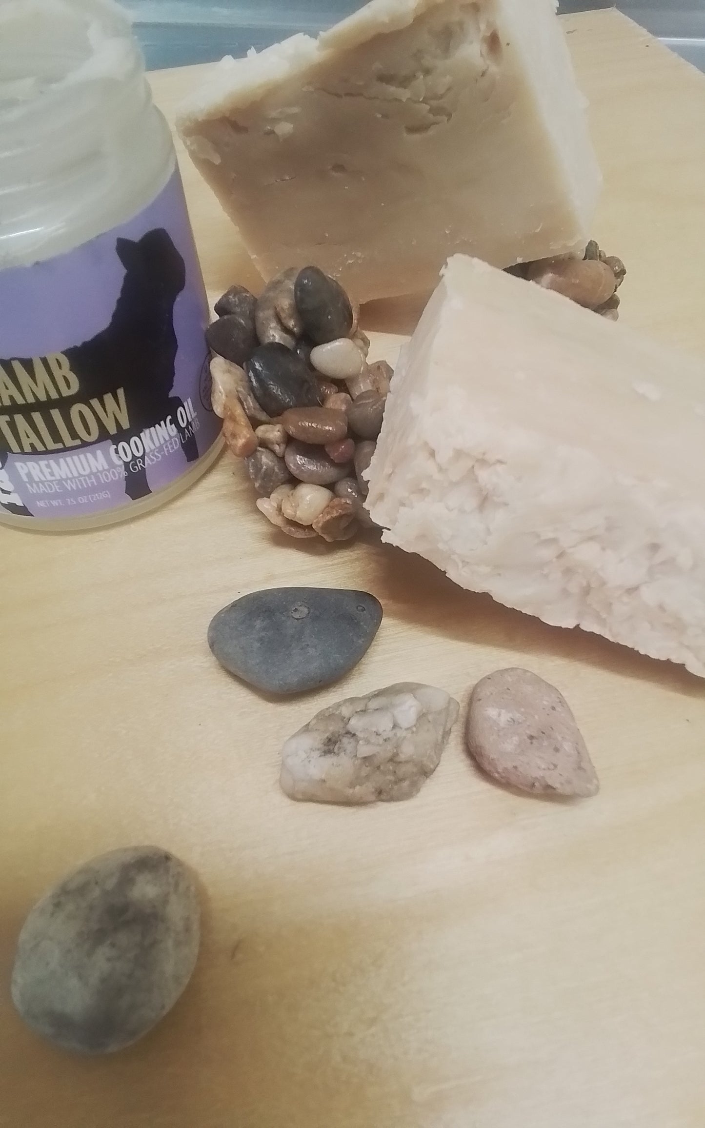 100% sheep tallow fragrance free  hand made sourced and made in Canada